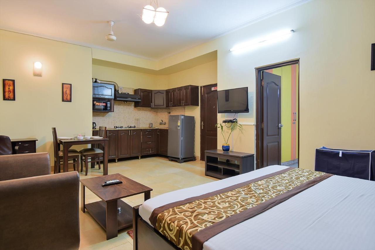 Bedchambers Serviced Apartments, Sushant Lok Гургаон Экстерьер фото